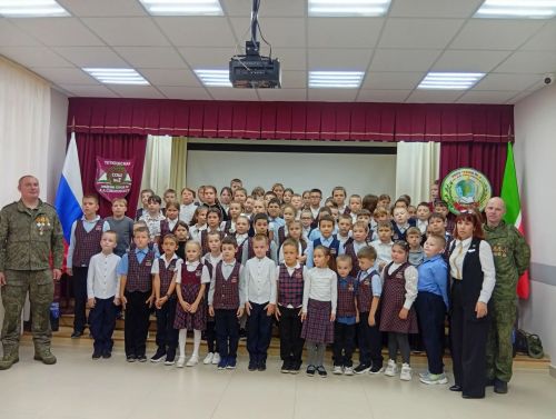Бойцы инженерно-саперной роты встретились со школьниками