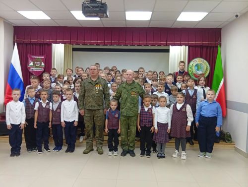 Бойцы инженерно-саперной роты встретились со школьниками