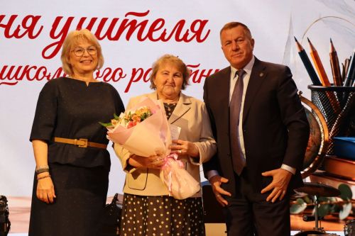 Педагоги Тетюшского района отмечены наградами в преддверии Дня учителя
