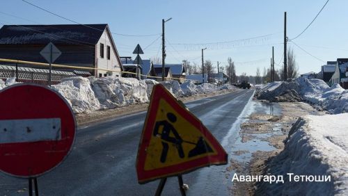 В Тетюшах продолжается вывоз снега с улиц