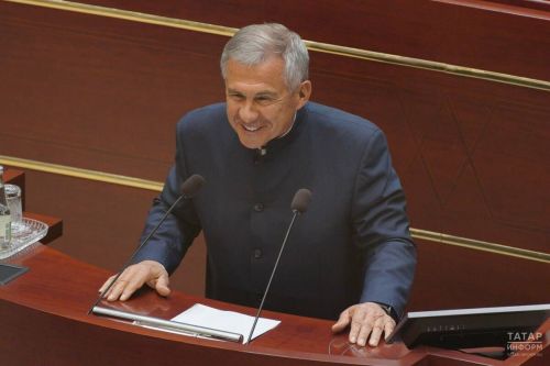 Раис Татарстана поздравляет женщин региона с предстоящим праздником