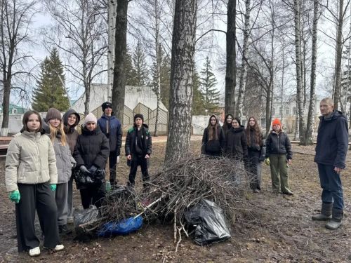 Обучающиеся Тетюшской СОШ №1 приняли участие во Всероссийской неделе субботников