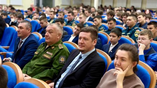 Торжественные проводы призывников: патриотический праздник в Доме культуры