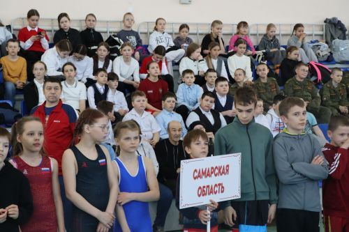 В Тетюшах проходит Межрегиональный турнир по вольной борьбе