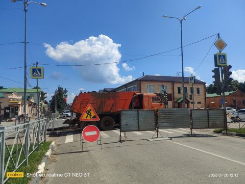 Дорога по улице Горького в Тетюшах частично перекрыта