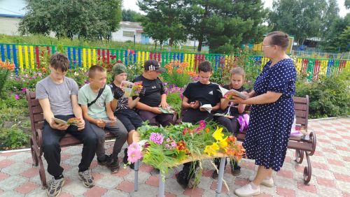 Мастер-класс «Цветы бывают разные!» прошел в Тетюшском районе Татарстана