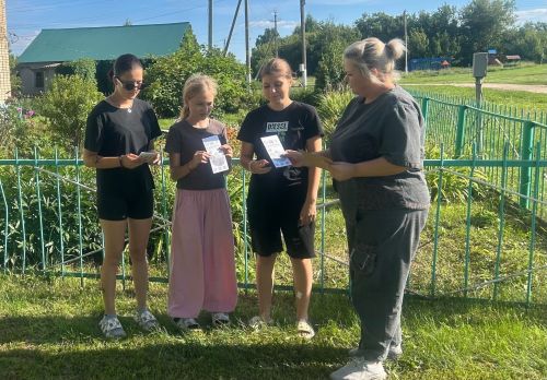Познавательная беседа «ПДД нужно знать всем» прошла в Монастырском клубе