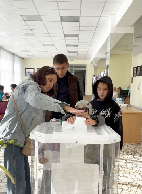 Каждый голос важен: на участке № 2593 продолжается голосование