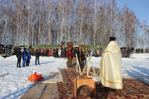 Тетюшане окунались в воду с верой в лучшее