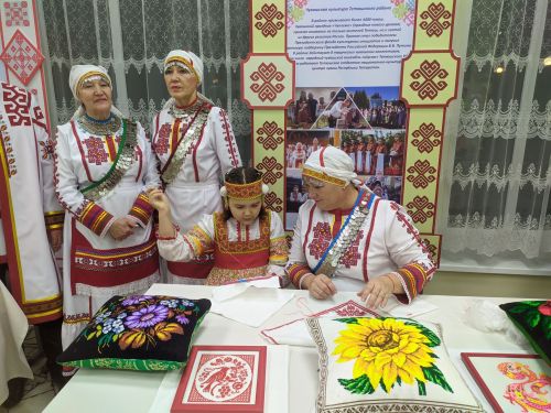 В Тетюшах проходит торжественное мероприятие ко Дню народного единства