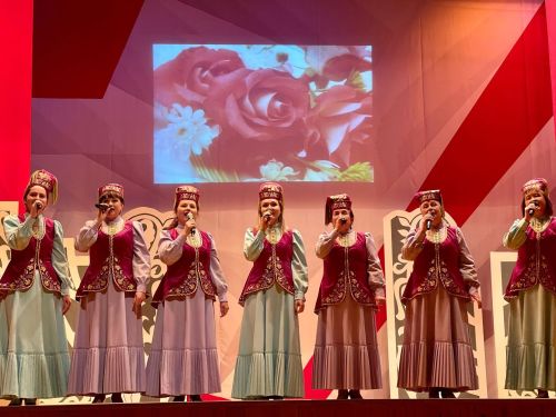 В Тетюшах в РДК прошел праздничный концерт, посвященный Дню матери