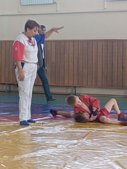 В Тетюшах проходит спортивный праздник по борьбе самбо