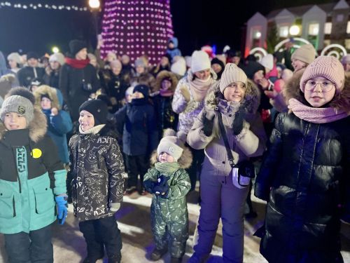 В Тетюшах зажглась главная городская елка