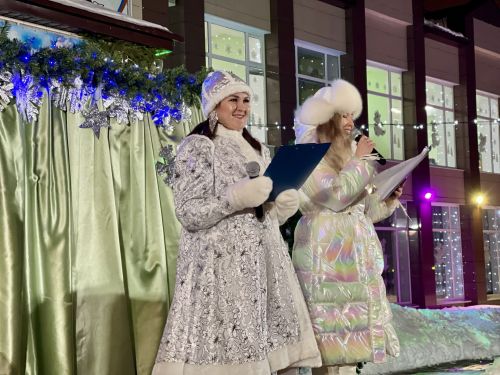 В Тетюшах зажглась главная городская елка