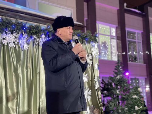 В Тетюшах зажглась главная городская елка