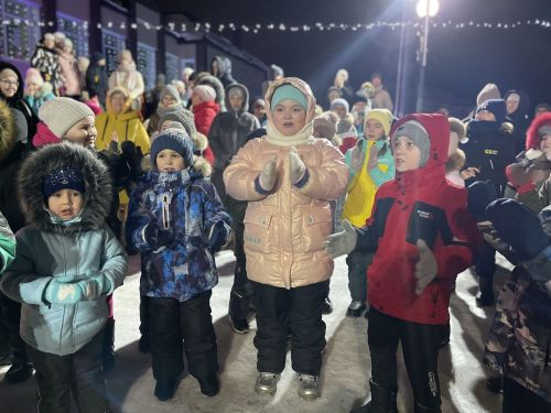 В Тетюшах зажглась главная городская елка
