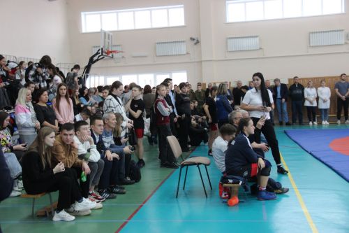 Первенство РТ по вольной борьбе среди юношей и девушек до 16 лет