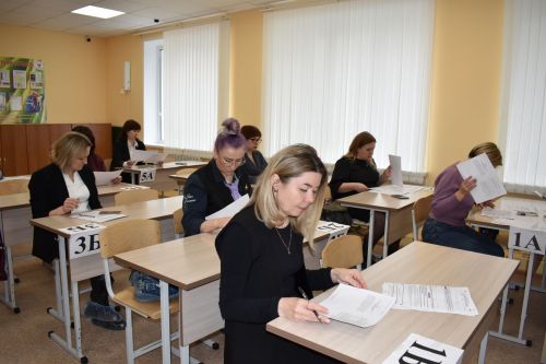 В Тетюшах ЕГЭ сдавали родители