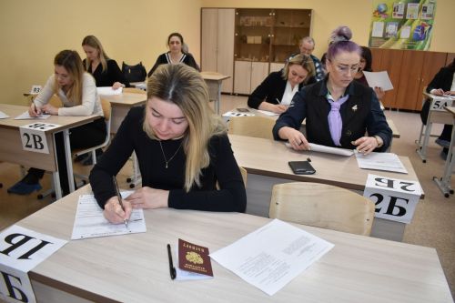 В Тетюшах ЕГЭ сдавали родители