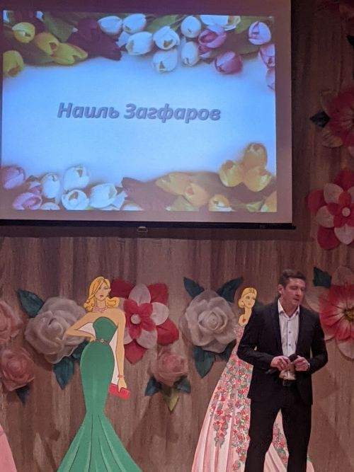 В Тетюшах в РДК проходит праздничная программа «Салют весне!»