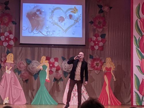 В Тетюшах в РДК проходит праздничная программа «Салют весне!»