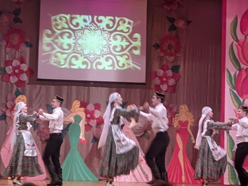 В Тетюшах в РДК проходит праздничная программа «Салют весне!»