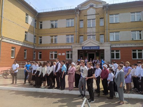 В Тетюшской татарской средней школе прозвенел последний звонок