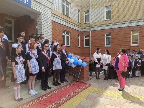 В Тетюшской татарской средней школе прозвенел последний звонок