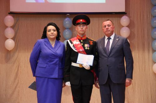 Выпускникам школ Тетюшского района вручили аттестаты