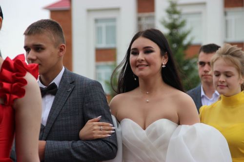 Выпускникам школ Тетюшского района вручили аттестаты