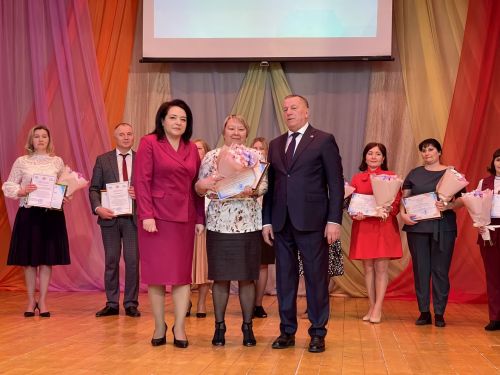 В Тетюшах чувствовали педагогов победителей конкурсов профмастерства