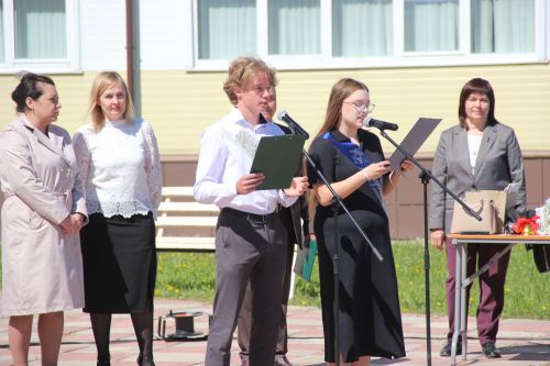 Последний звонок для выпускников Тетюшской средней школы №2