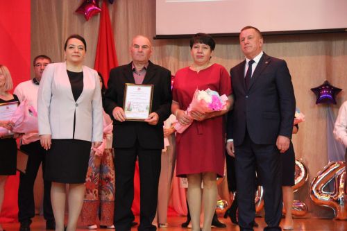 Торжественное вручение аттестатов выпускникам 2024 года в Тетюшах