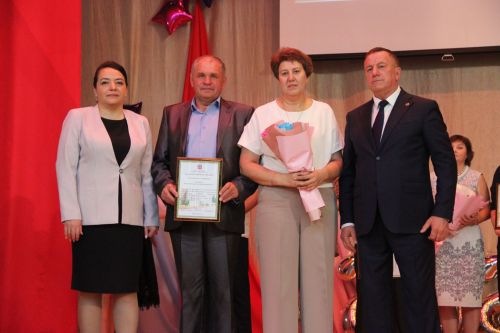 Торжественное вручение аттестатов выпускникам 2024 года в Тетюшах