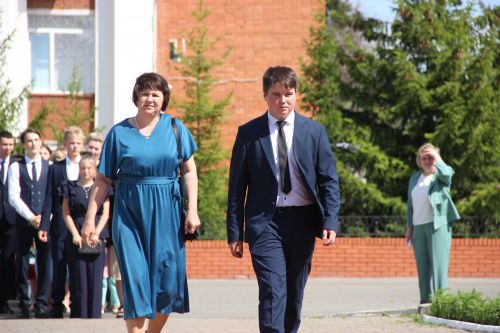 Торжественное вручение аттестатов выпускникам 2024 года в Тетюшах