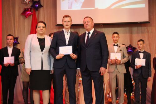 Торжественное вручение аттестатов выпускникам 2024 года в Тетюшах