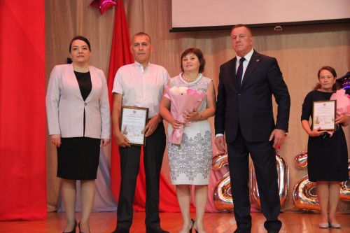 Торжественное вручение аттестатов выпускникам 2024 года в Тетюшах