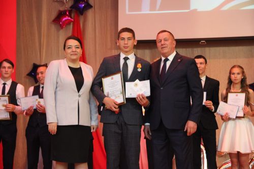 Торжественное вручение аттестатов выпускникам 2024 года в Тетюшах