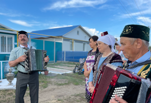 В Тетюшах прошло шествие по сбору подарков для участников Сабантуя