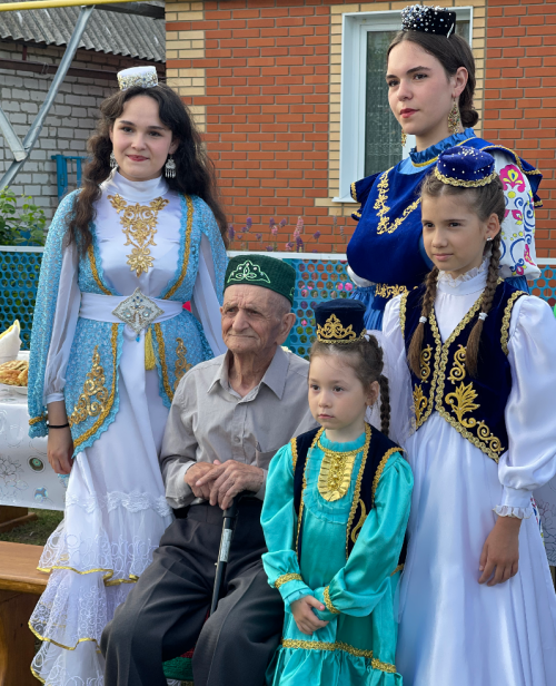 В Тетюшах прошло шествие по сбору подарков для участников Сабантуя