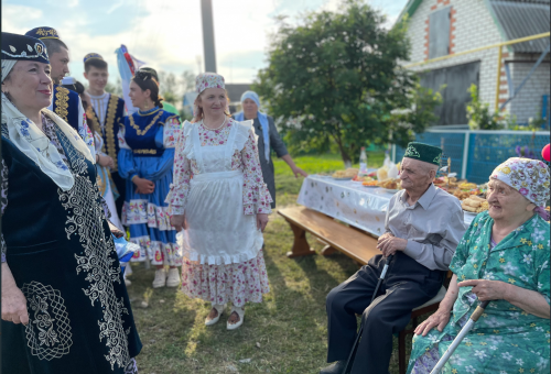 В Тетюшах прошло шествие по сбору подарков для участников Сабантуя