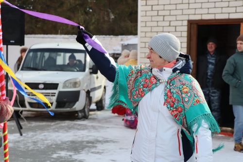 Масленичные гуляния на территории Троицкого собора
