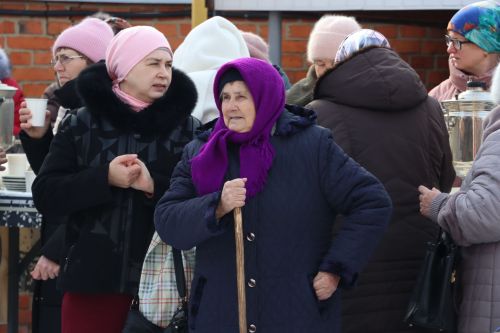 Масленичные гуляния на территории Троицкого собора