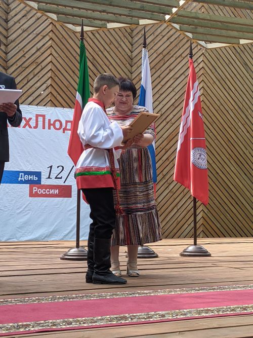 В Тетюшах проходит праздник ко Дню России