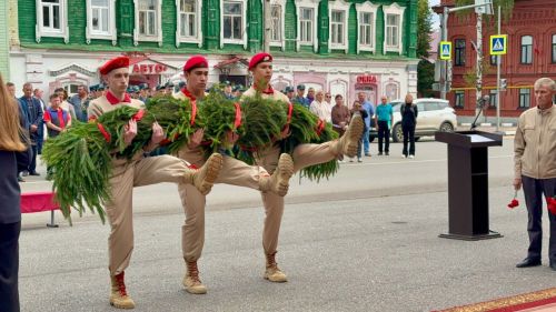 Торжественный митинг в честь Дня ветеранов боевых действий в Тетюшах