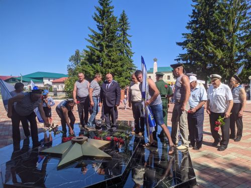 В Тетюшах прошел митинг , посвященный Дню Военно-­морского флота РФ