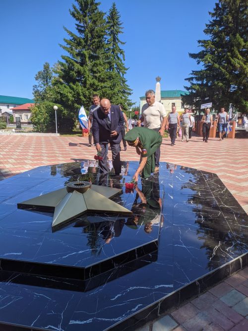 В Тетюшах прошел митинг , посвященный Дню Военно-­морского флота РФ