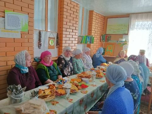 В Байрашево провели поминальный обед с чтением Корана