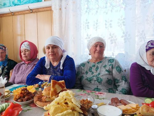 В Байрашево провели поминальный обед с чтением Корана
