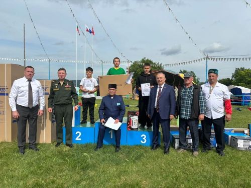 Победители национальной борьбы «корэш»